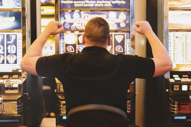 Как пополнить депозитный счет в интернет-казино Космолот и вывести выигрыш